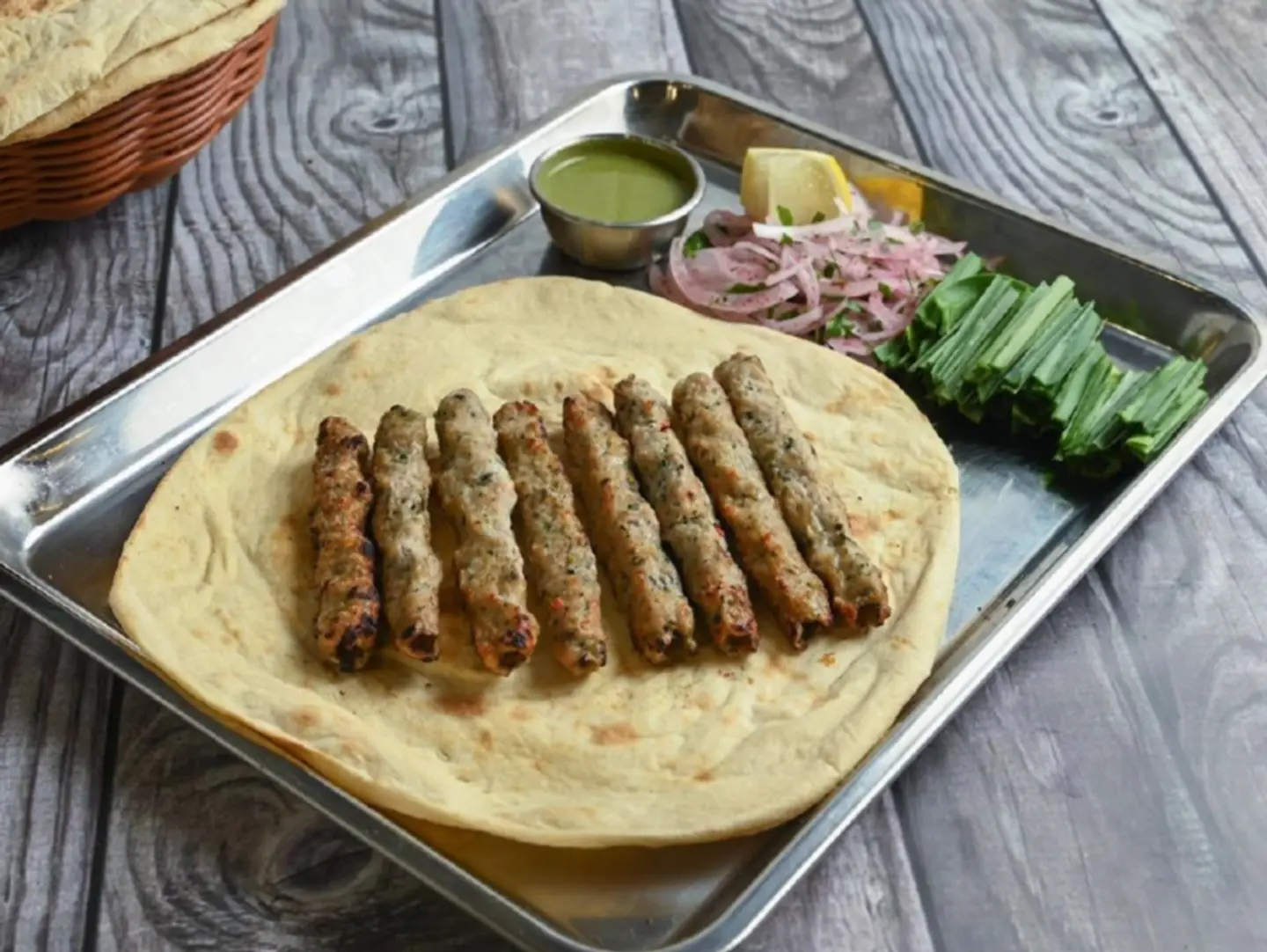 Chicken Kebab Platte - Dish ( 8 Skewers+ Tahina Sause + 2 Piece Tandoori Bread