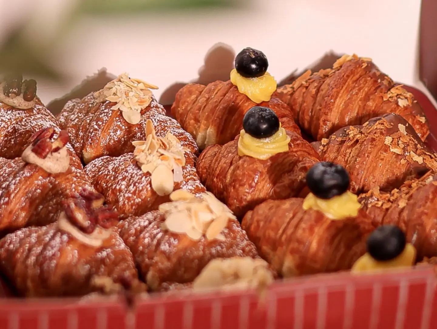 Mini Sweet Croissant Box - Large