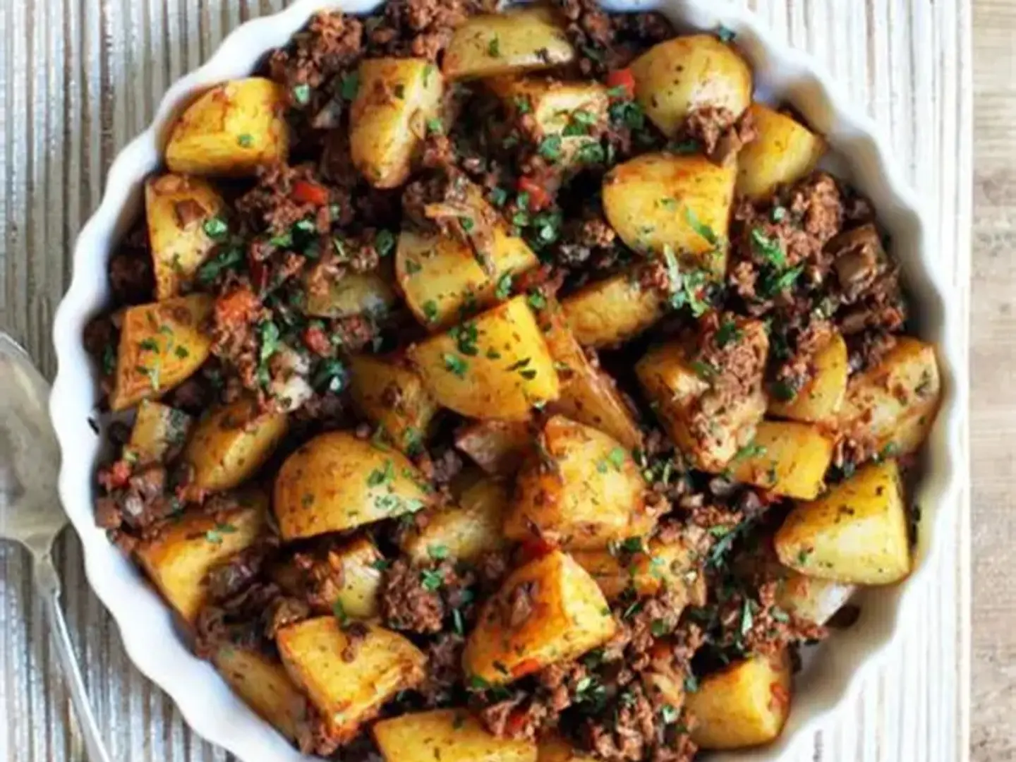 Potato And Beef Makmoura Platter