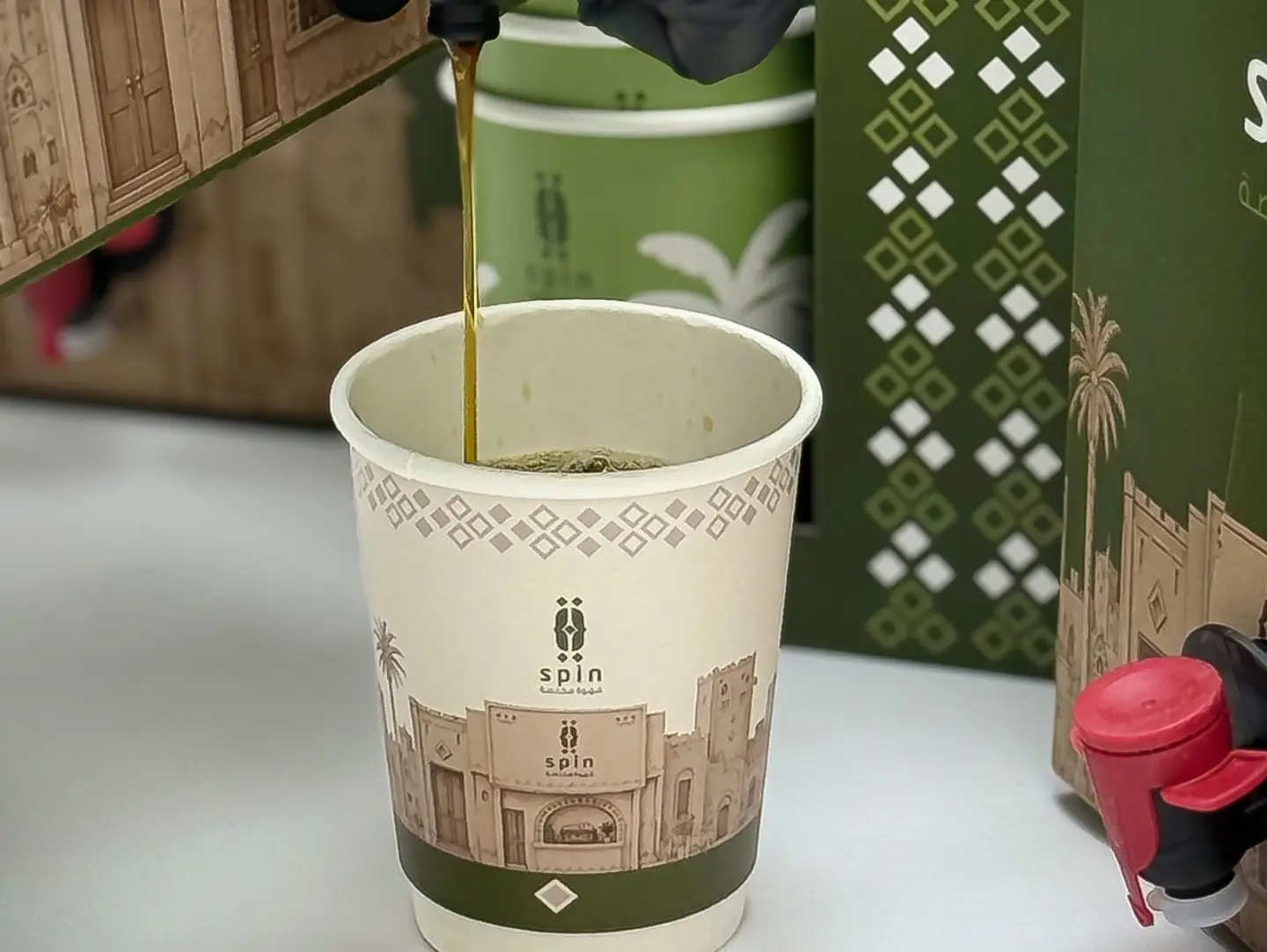 بوكس قهوة اليوم حار