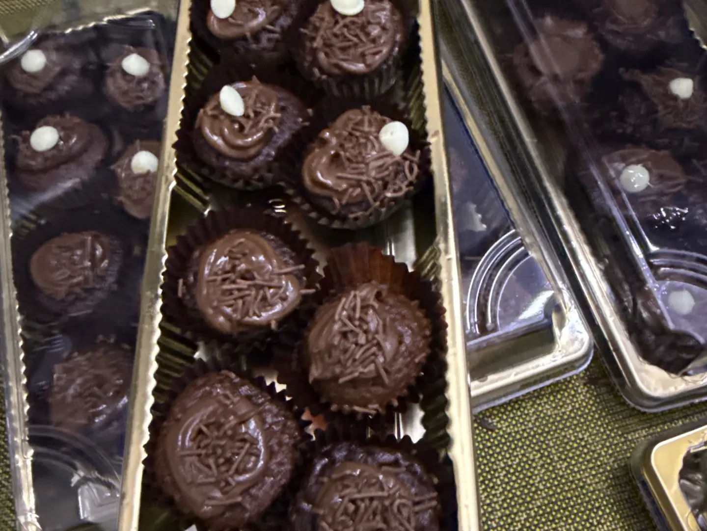 Chocolate Mini Cake 8 Pieces