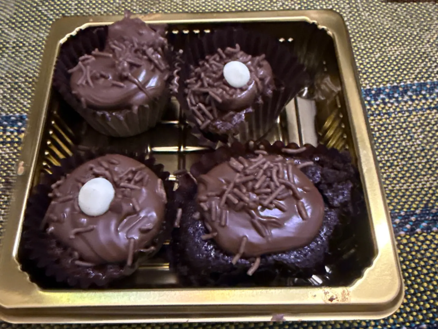 Mini Chocolate Cake 4 Pieces
