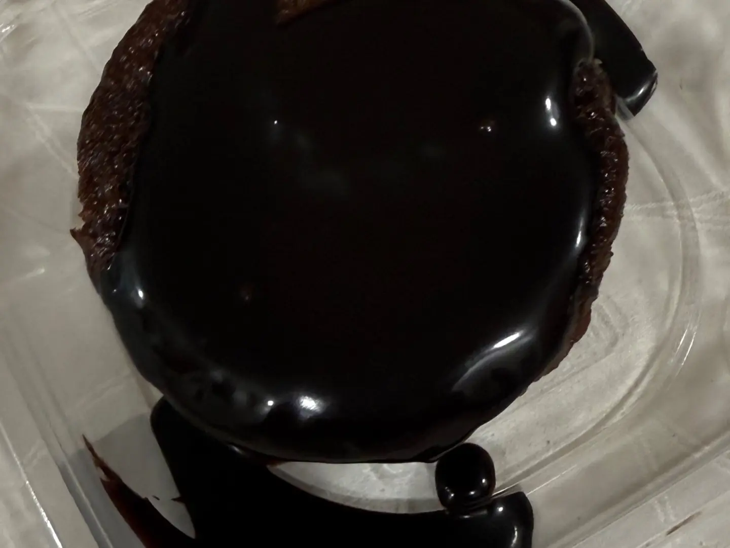 Chocolate Cake Stuffed With Liquid Chocolate Inside