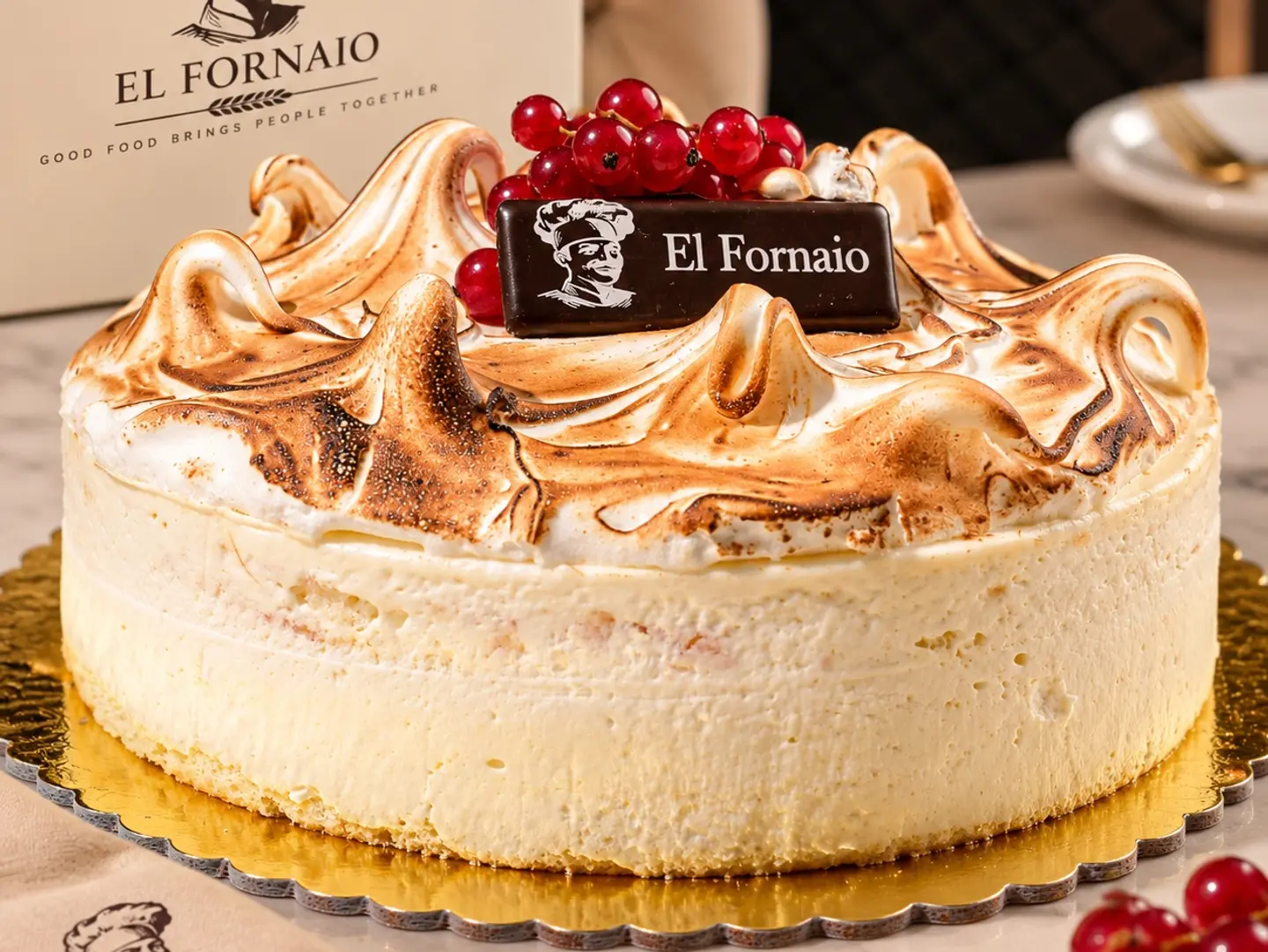 Medium Four Season Meringue Cake