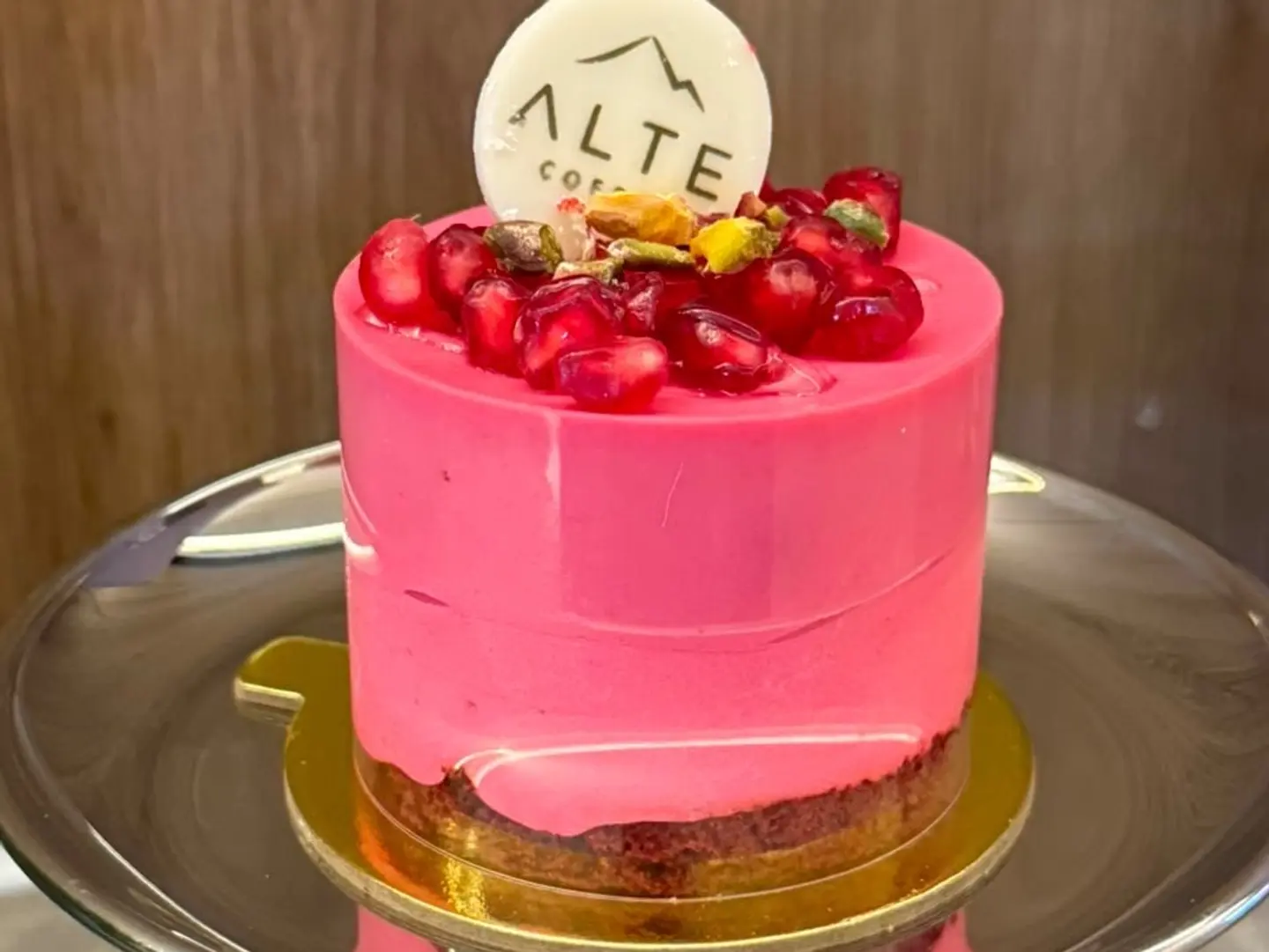 Pomegranate And Berry Cake