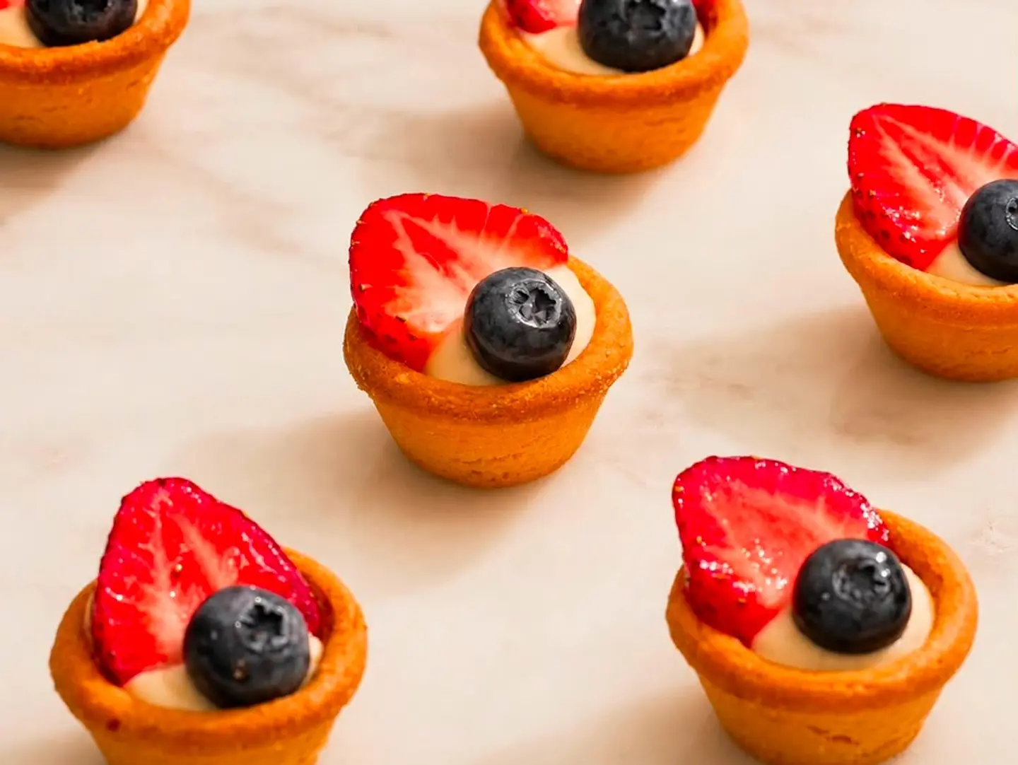 Mini Strawberry Tart (8pcs)