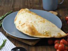 حلاوة طحينية باللبنة