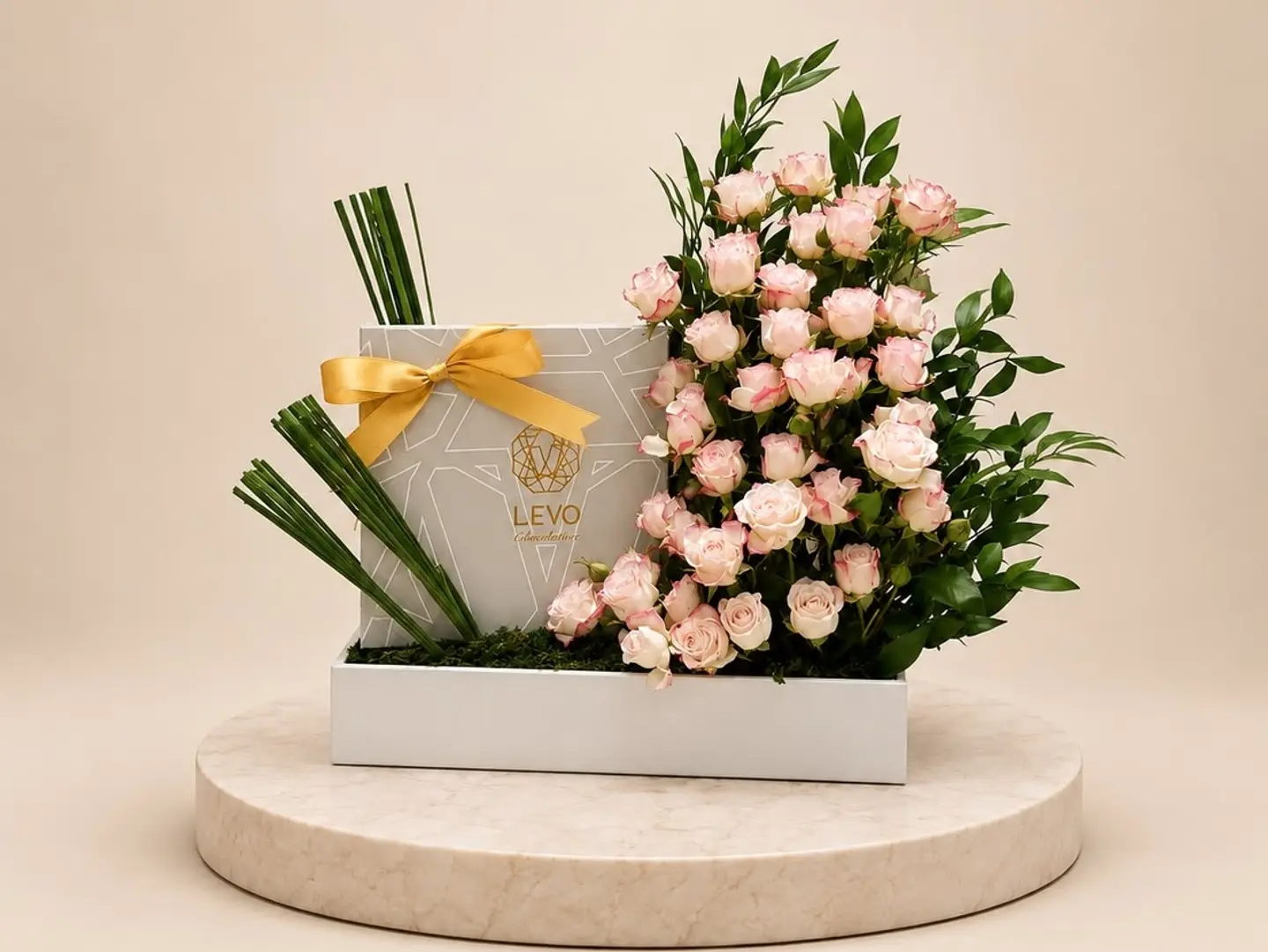 Sulaf Rose Arrangement With Levo
