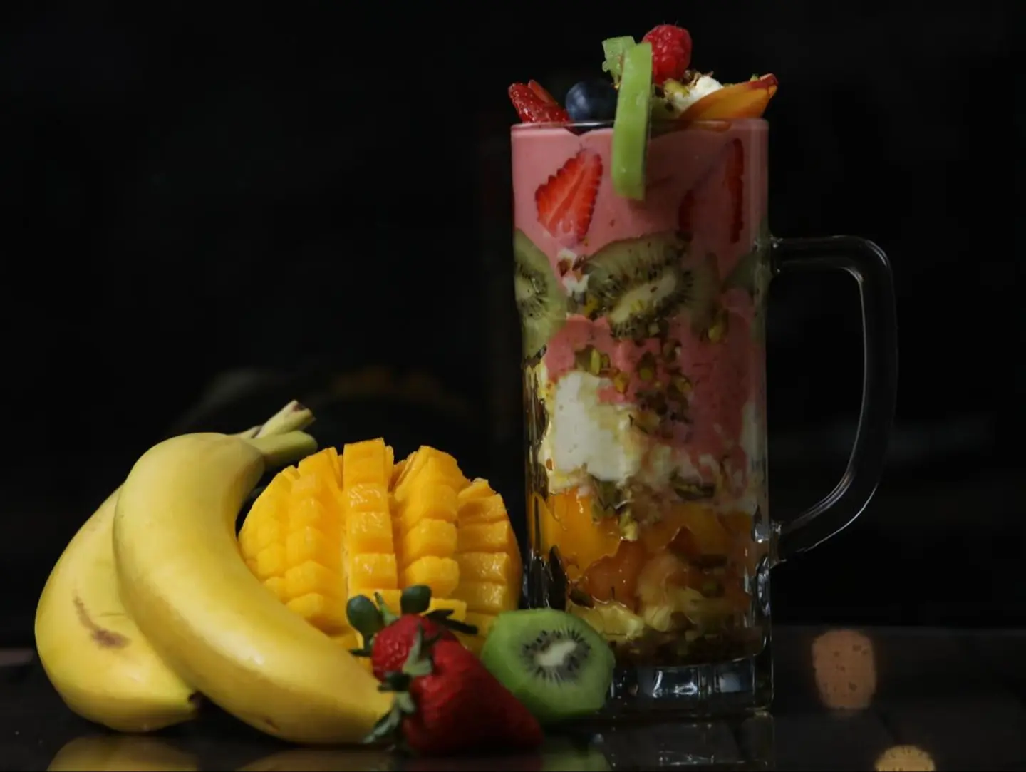 Al Nawfara Mix With Pieces Of Fruit Honey And Cream