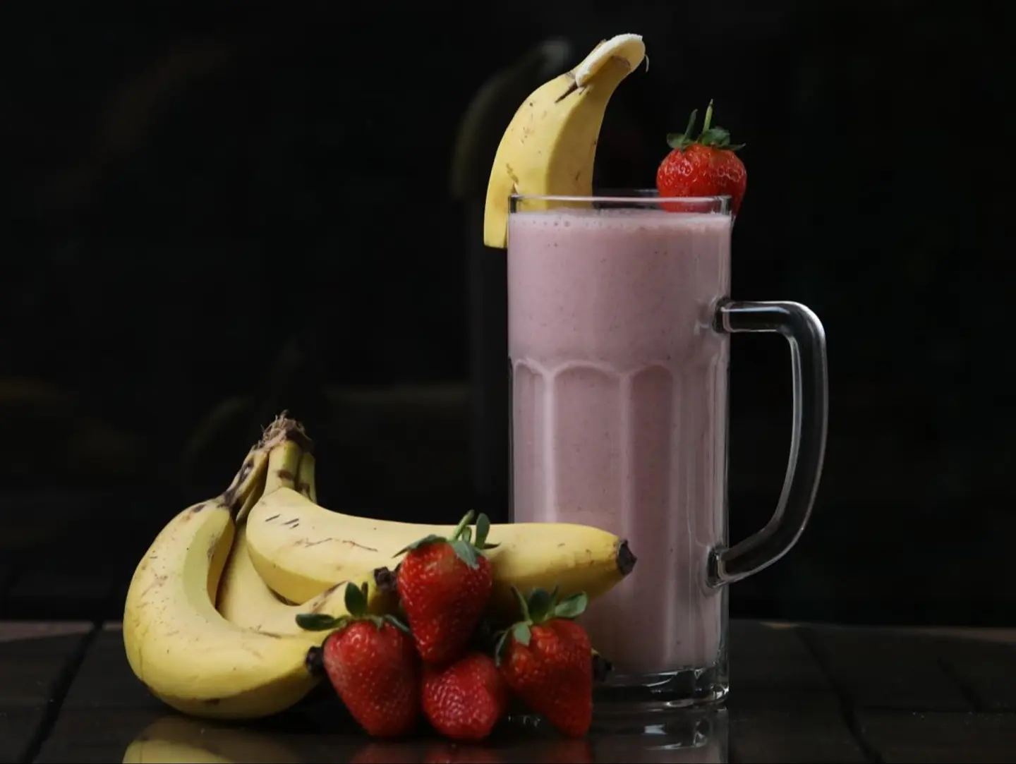Strawberry With Banana And Milk - Small
