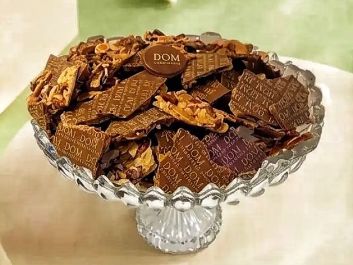 Crystal Plate ( Crispy Chocolate)