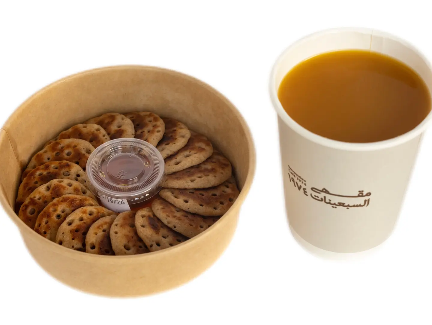 كوب قهوة سعودية مع مراصيع