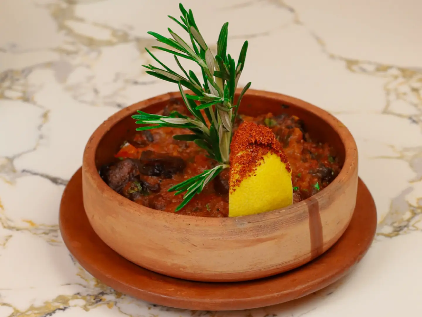 سجق مع الطماطم
