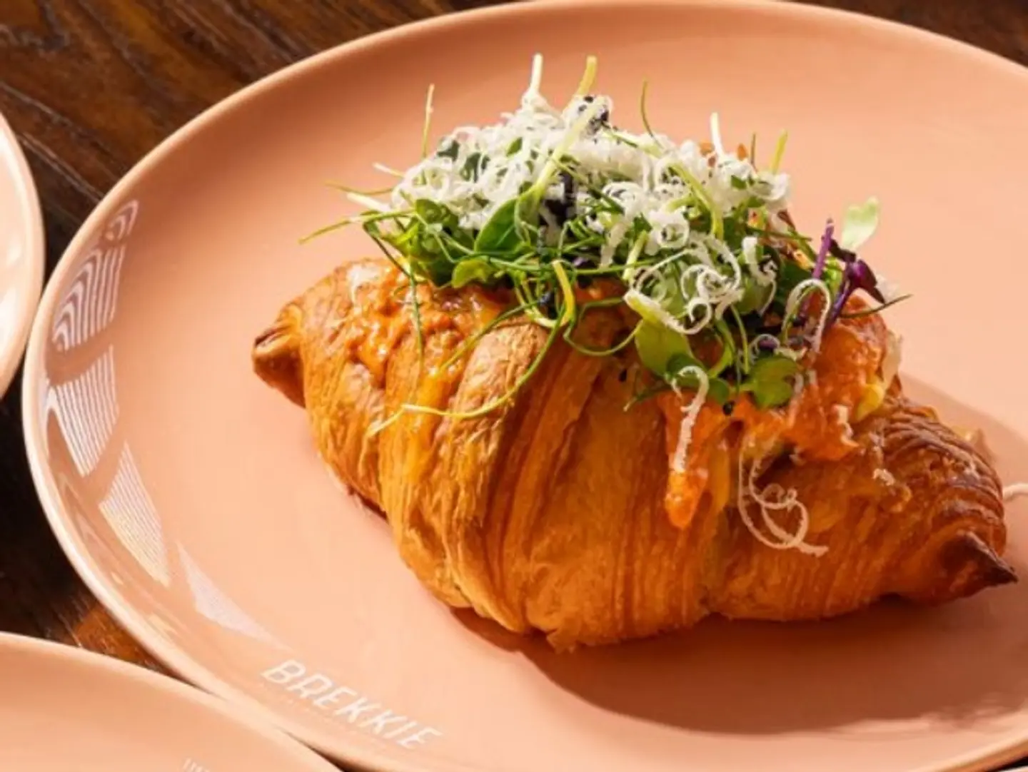 Rosa Scrambled Croissant