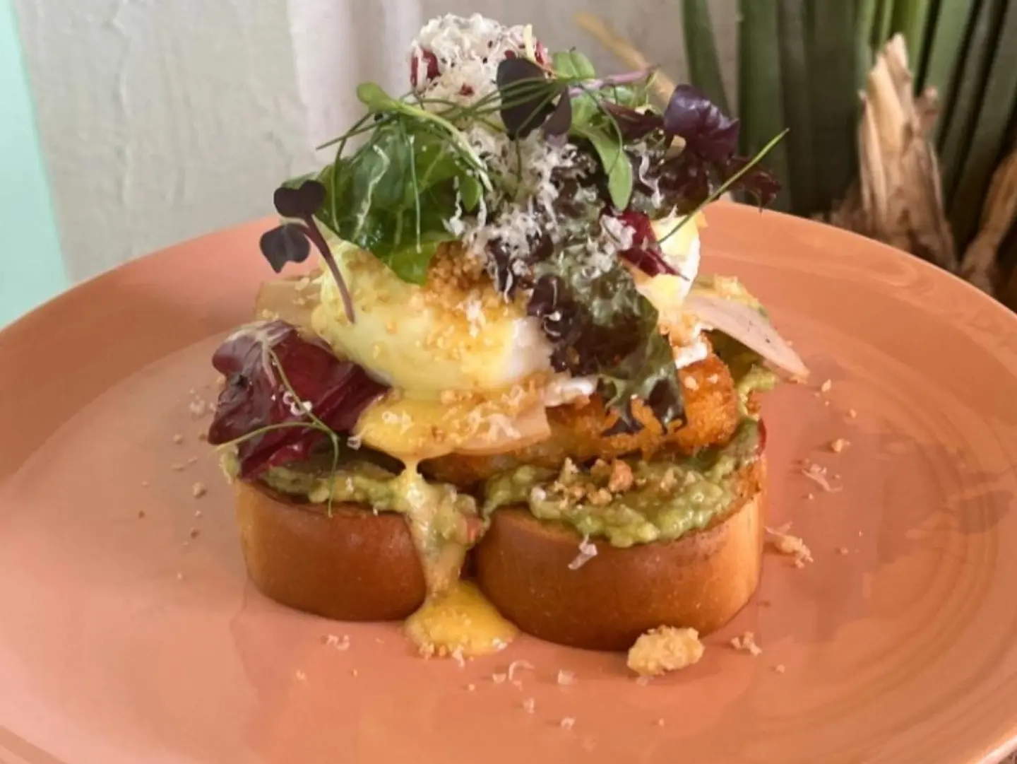 Brekkie Egg Royal
