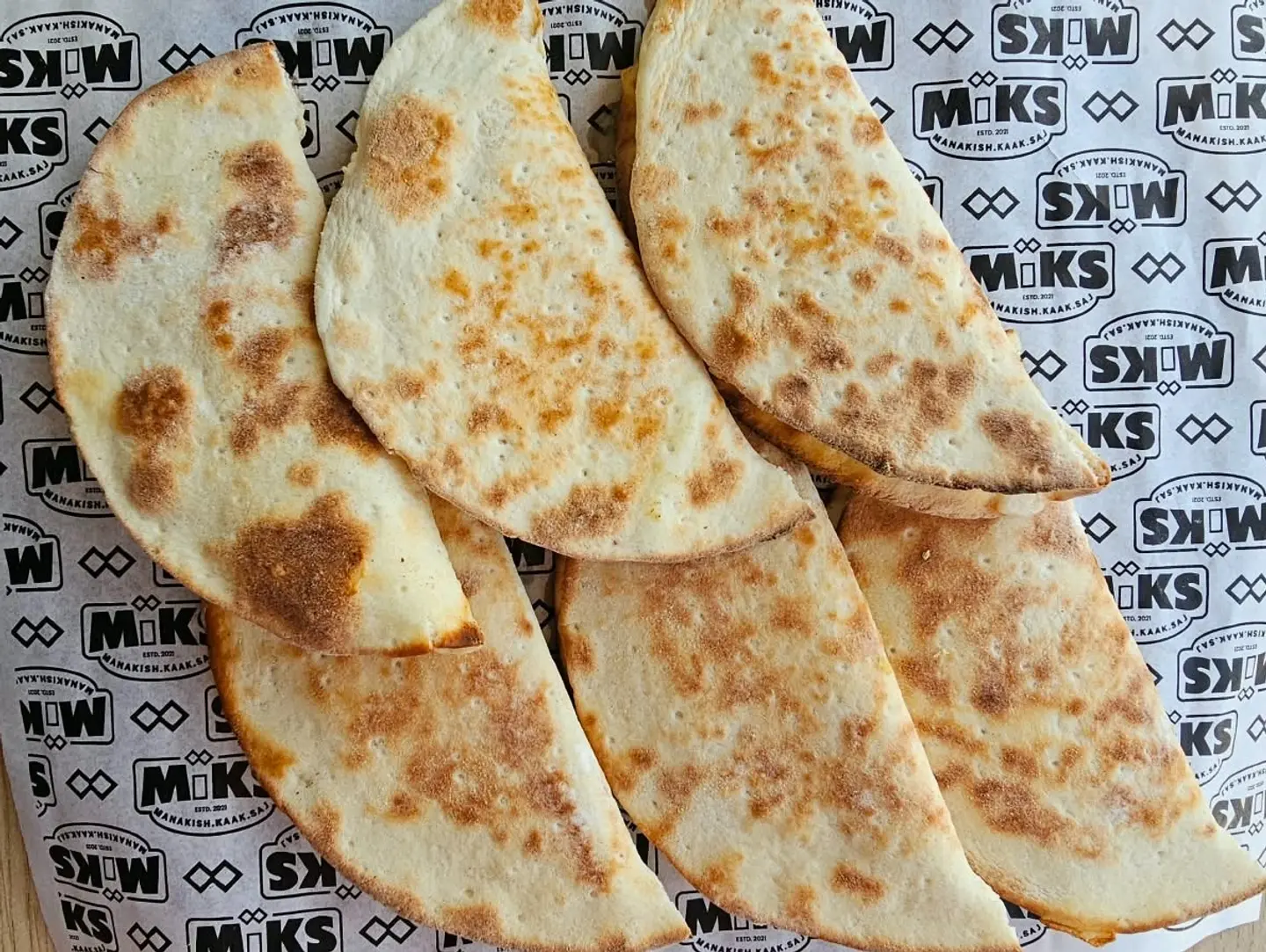 Cheese Manakish 6 Pcs Medium
