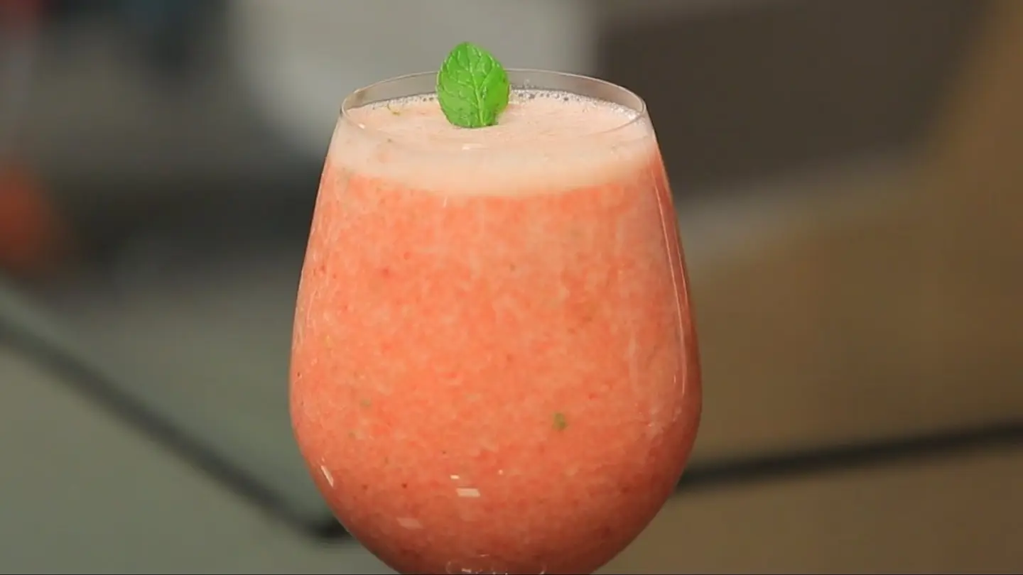 Lemon And Strawberry - Medium Cup