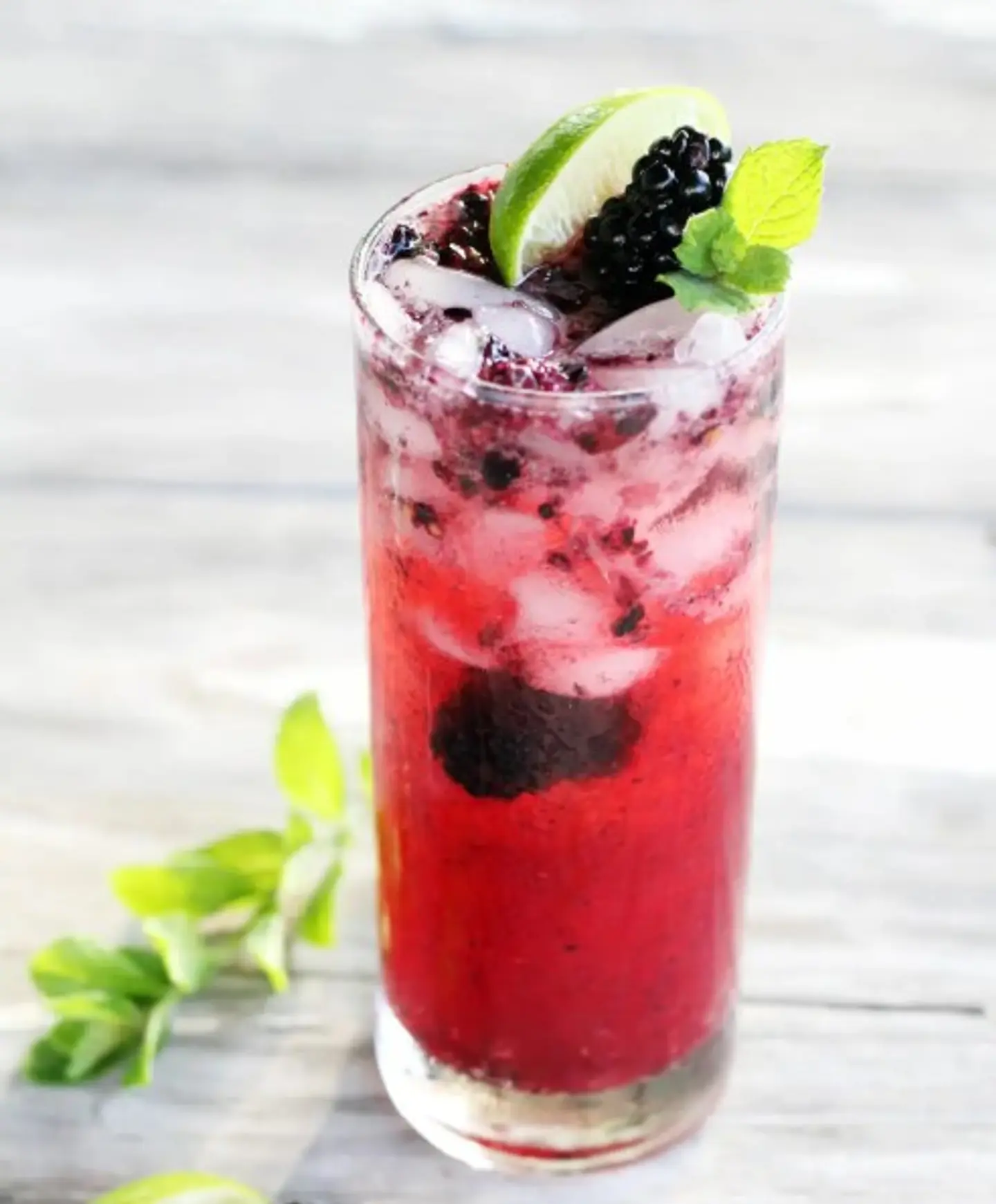 Red Berry Mojito - Medium Cup