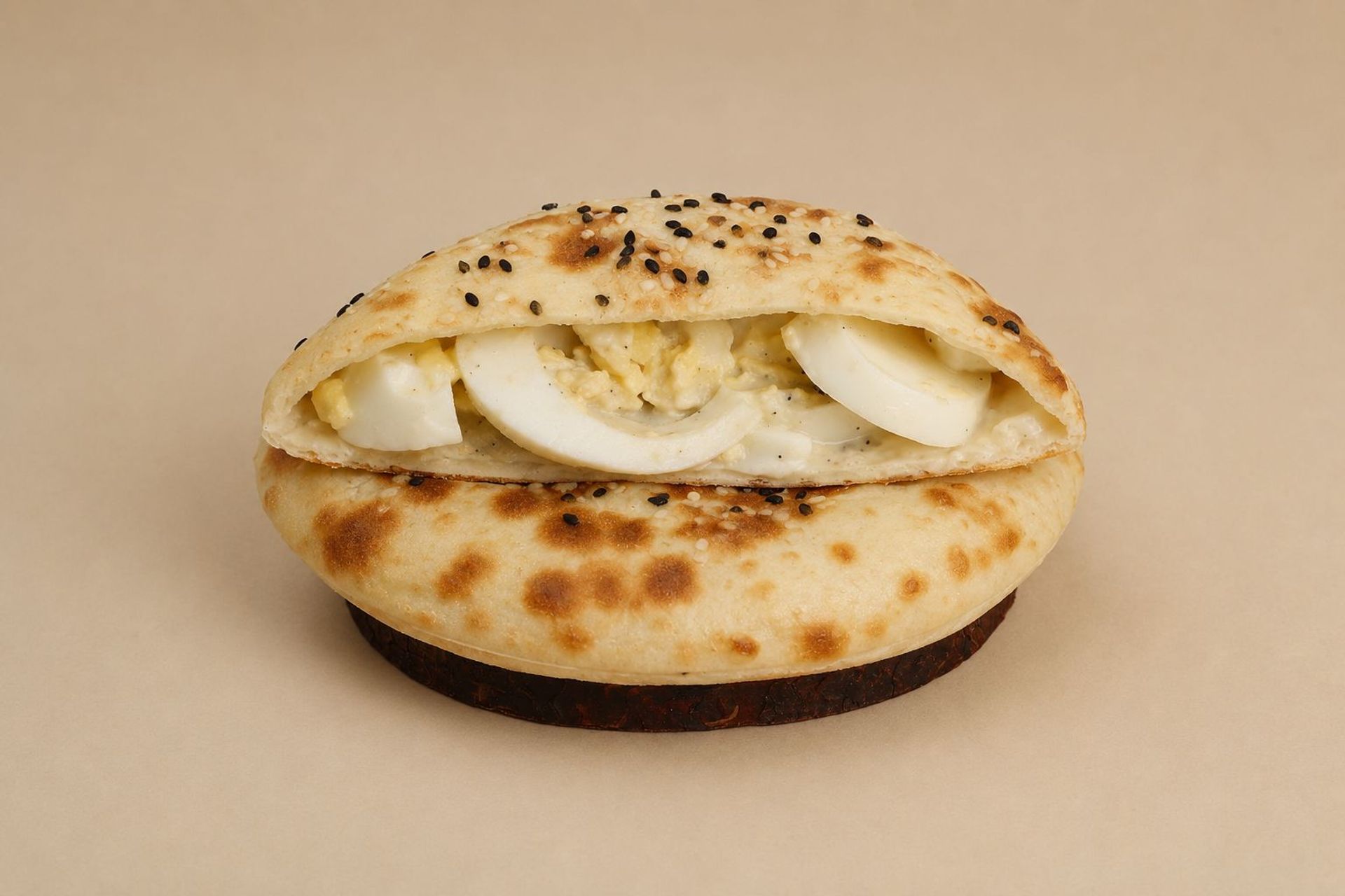 دويره بيض مسلوق مع جبن - بر