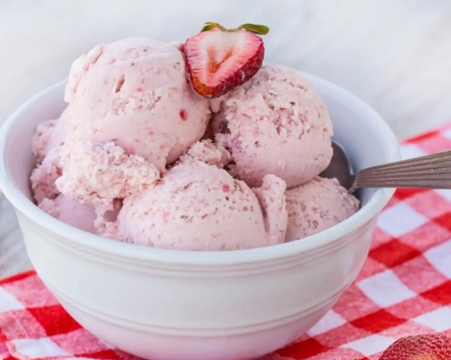 Strawberry Ice Cream - Small