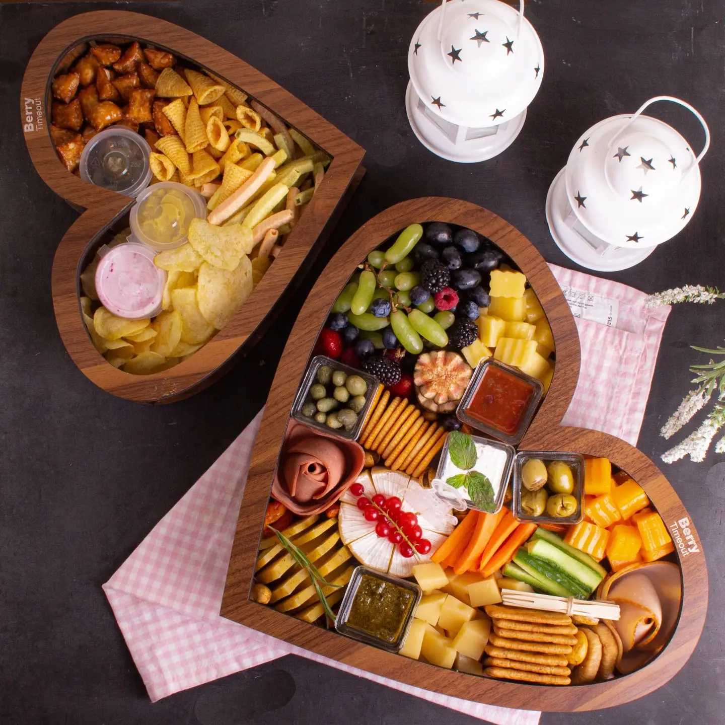 Heart Cheese Platter With Crackers - Medium 4 6 Persons