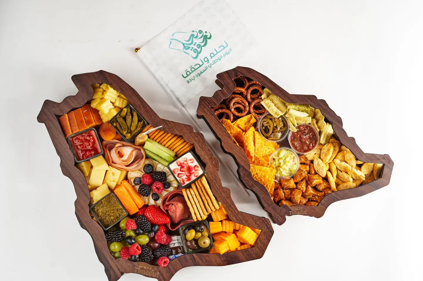 Ksa Map Cheese Platter With Assortment Of Crackers - Medium Size