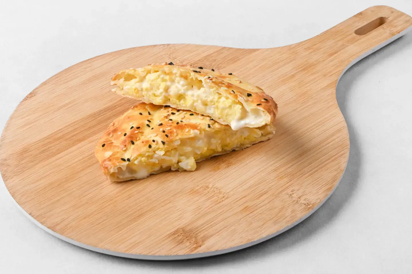 Halawa With Cheese Pie