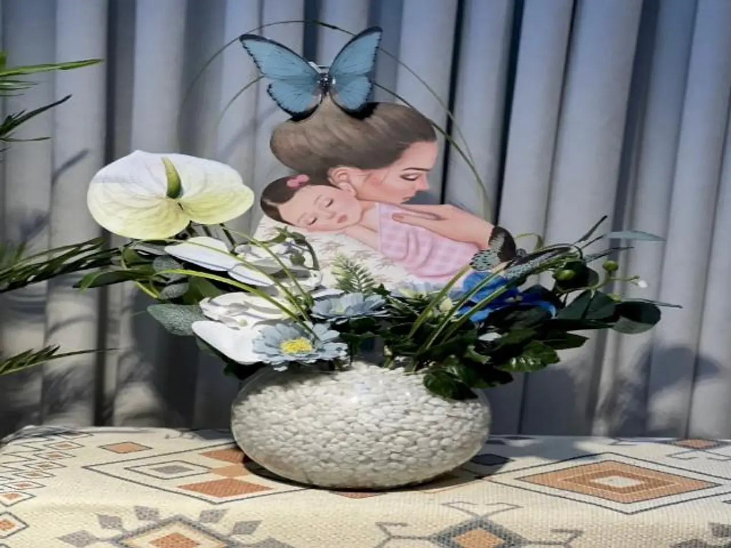 فازه ورد صناعي مولوده مره ذوق