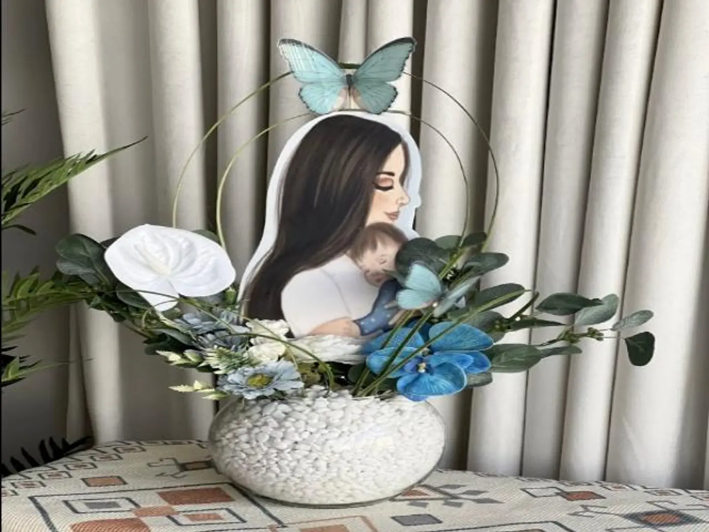 فازه ورد صناعي مولود