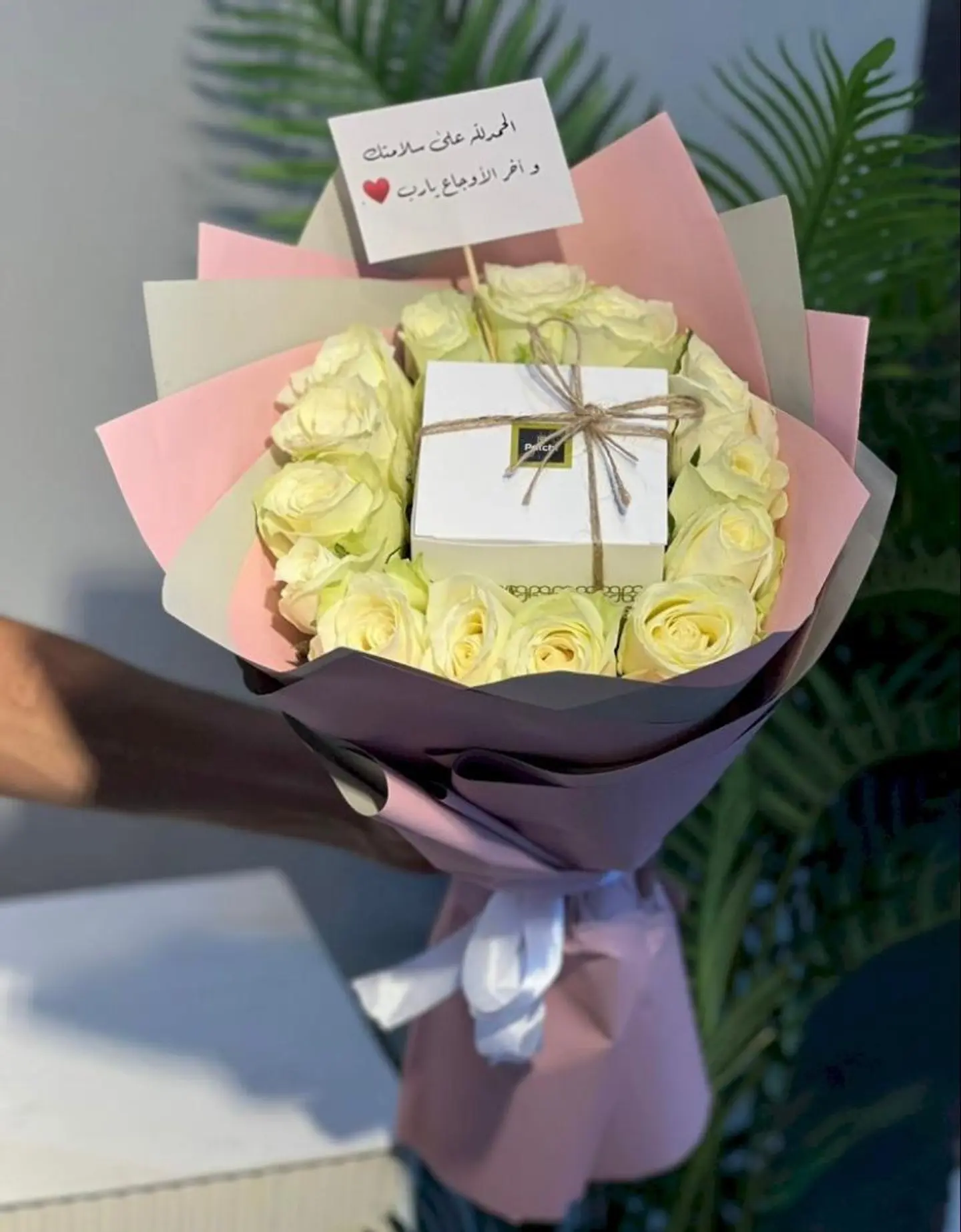 شوكليت باتشي مع ورد جوري