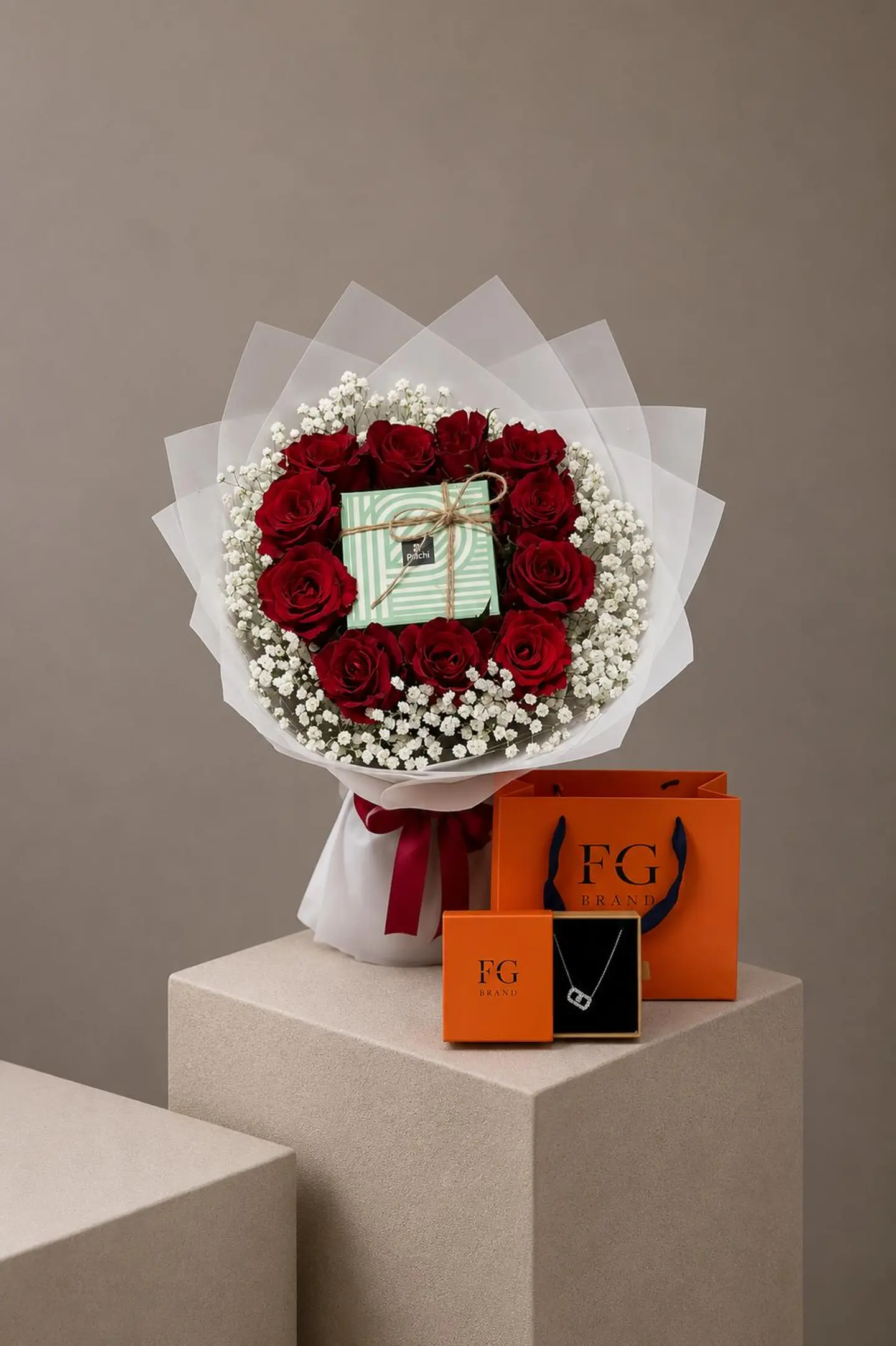 Gift Arrangement: Bouquet Of Roses And Necklace