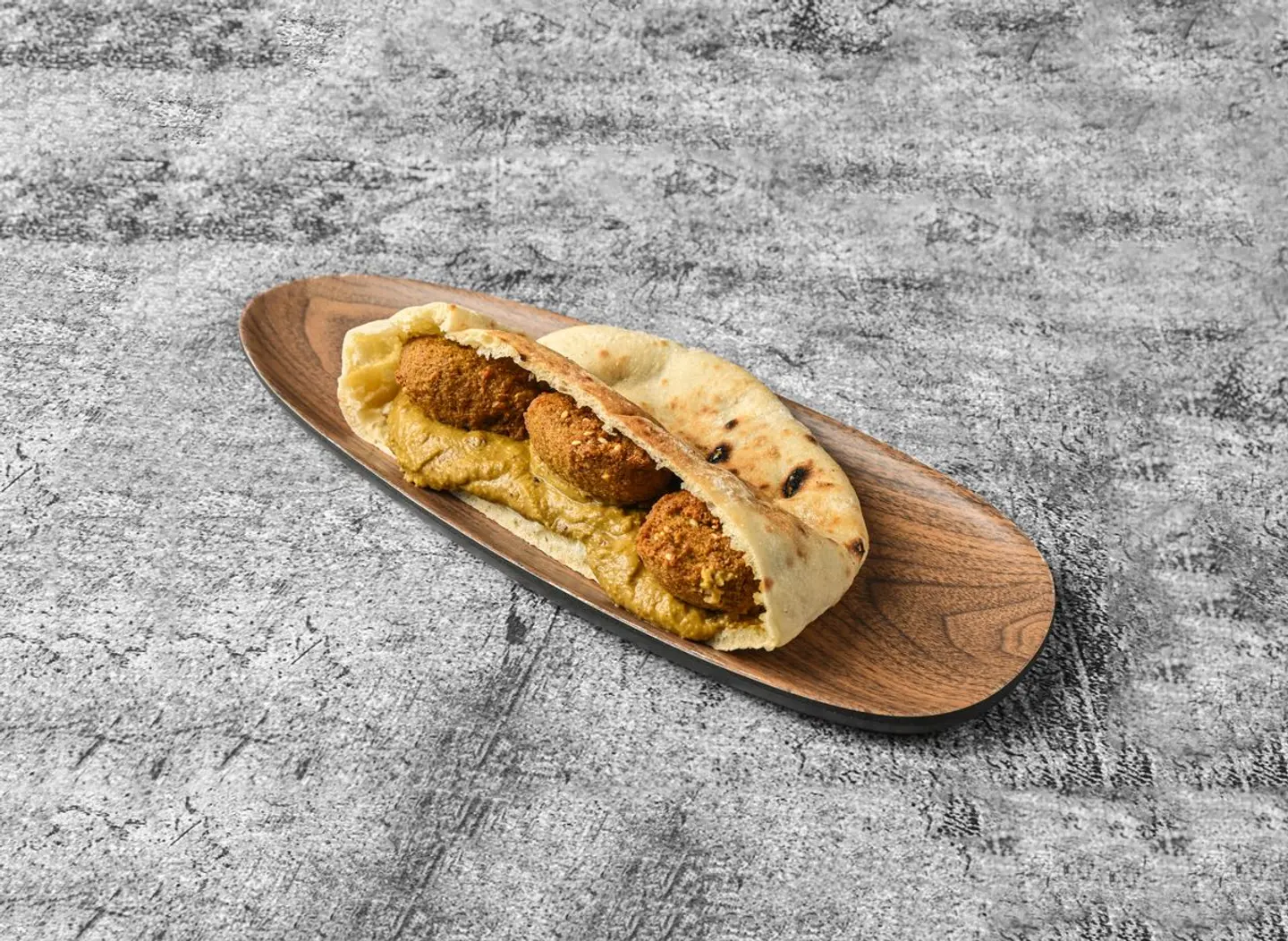 سندوش طعمية وفول