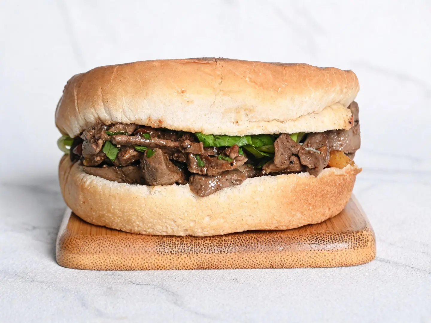 Round Bread Liver Sandwich