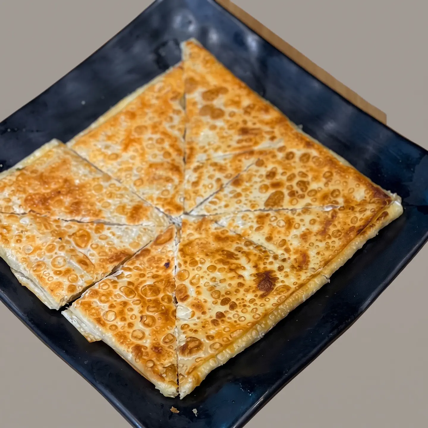 فطيرة جبن كريمي بالبيض