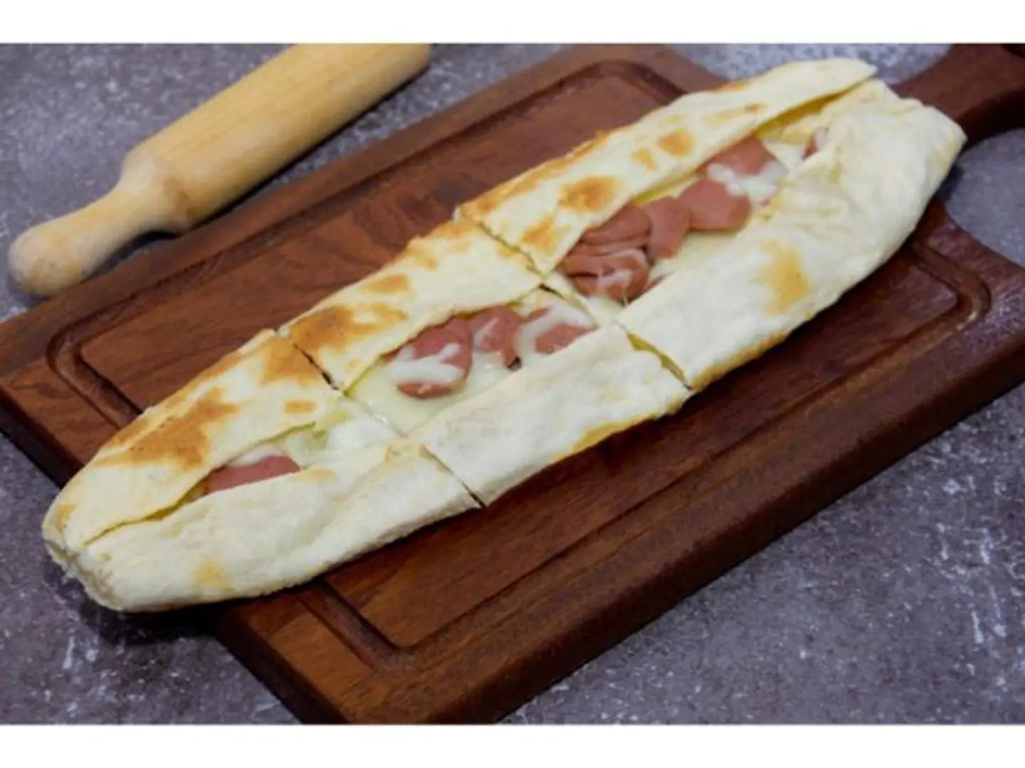 Sausage With Cheese - Medium