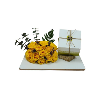 قاعدة خشبية مع باتشي