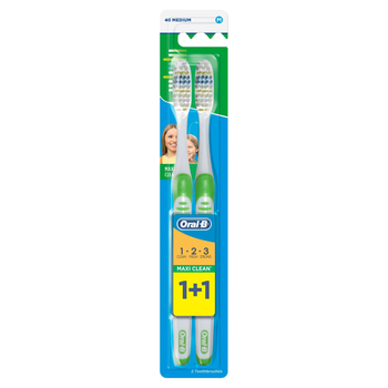 Oral-B Maxi Clean Toothbrush Medium Multicolor Set Of 2 Pieces