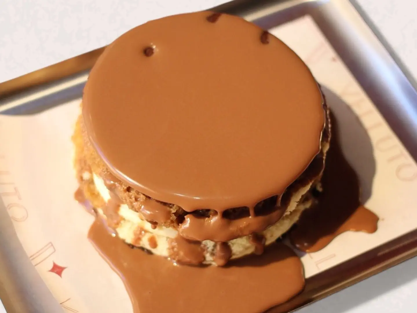 Velluto Layer Of Cake And Cramel