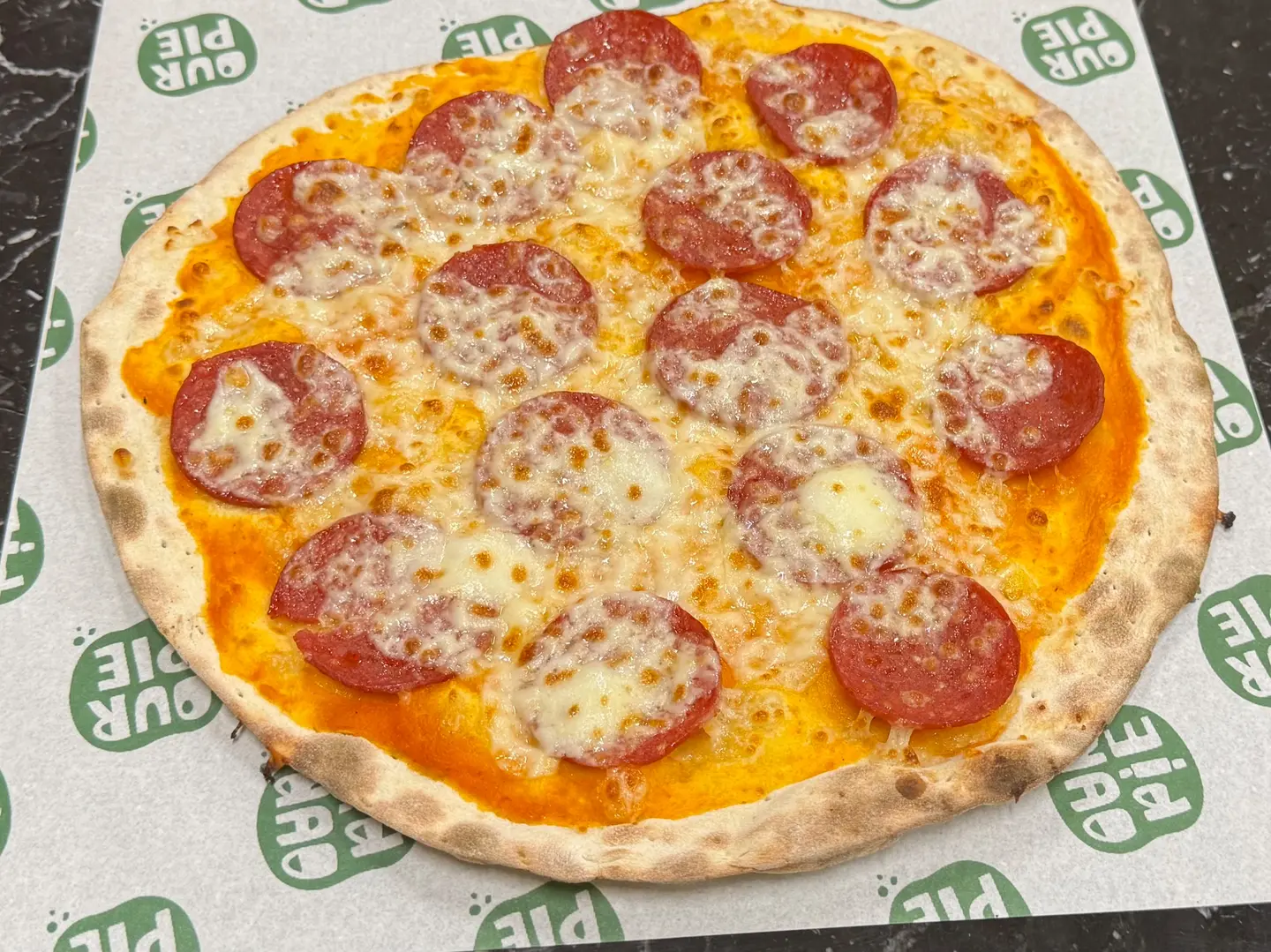 بيتزا بيبروني