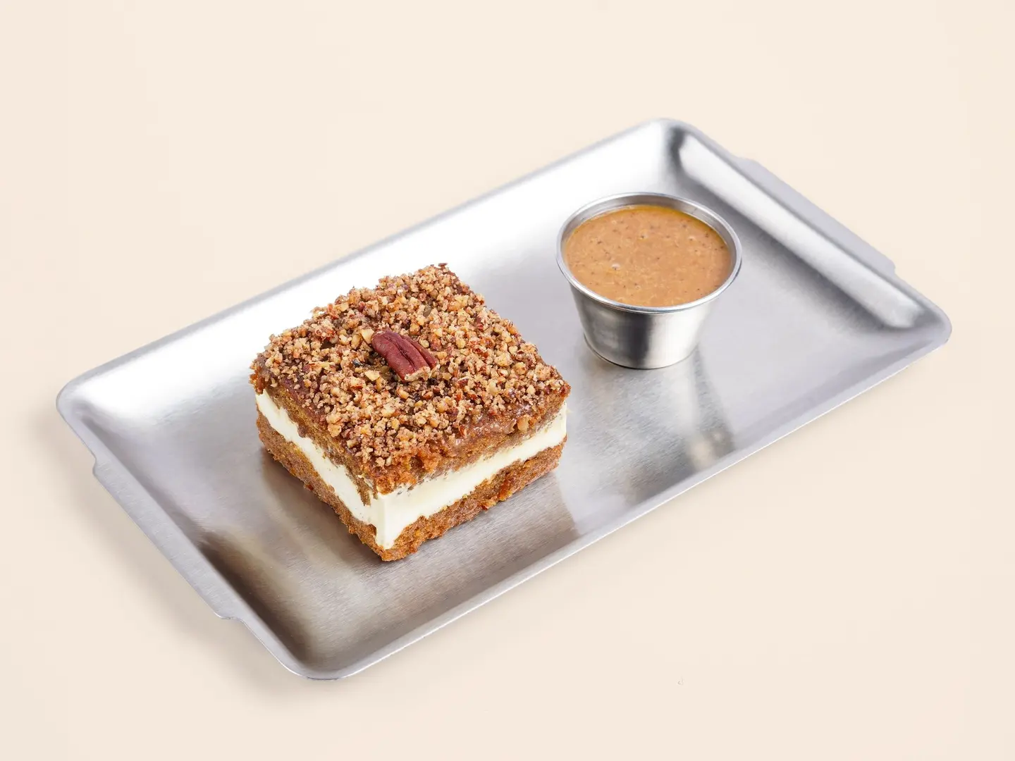 كيكة التمر والبيكان