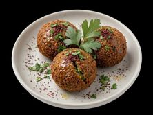 فلافل ثلاث قطع