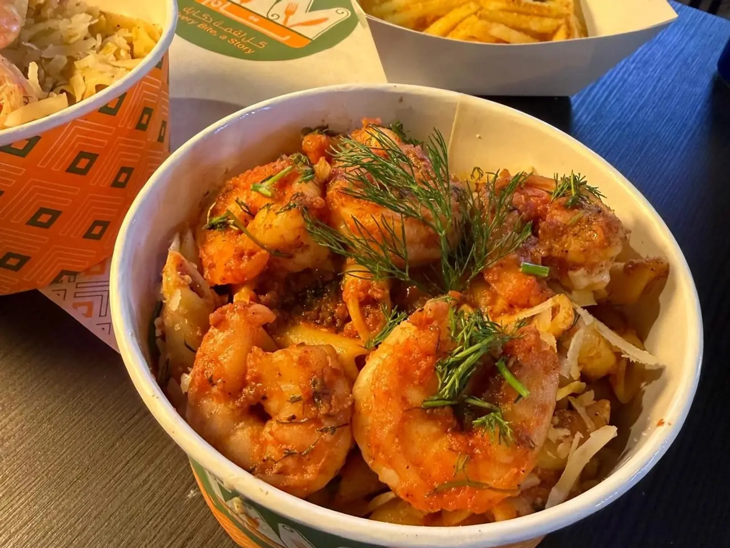 جمبري مع أرز وصلصة تارتار