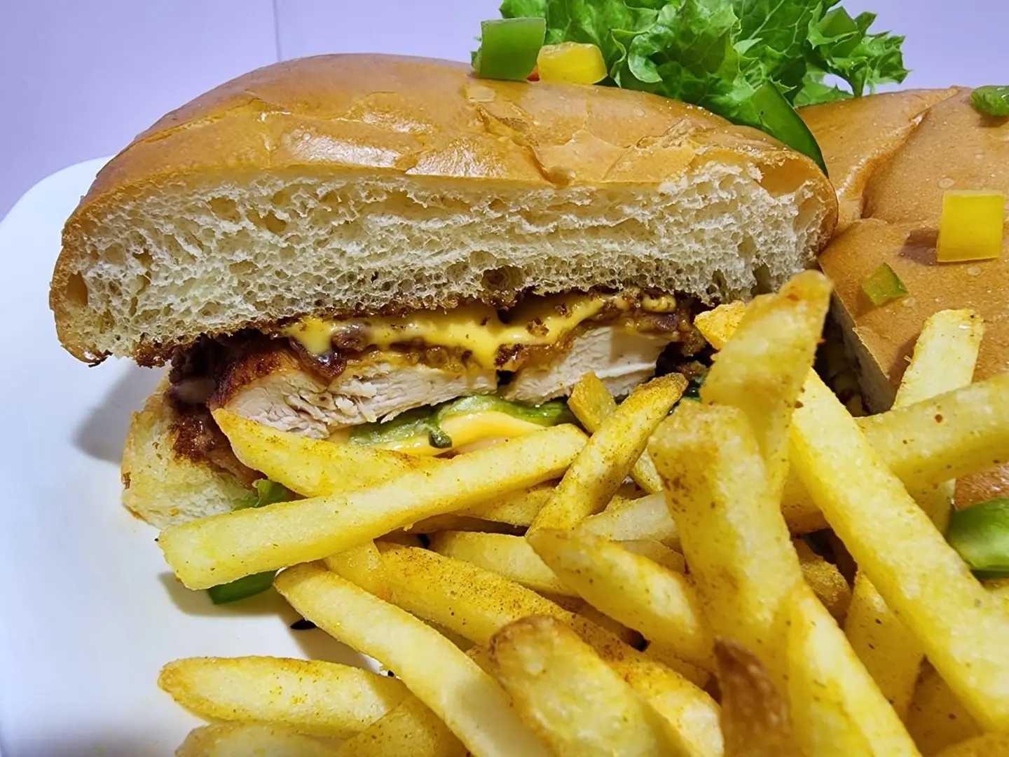 برجر دجاج تام المقرمش