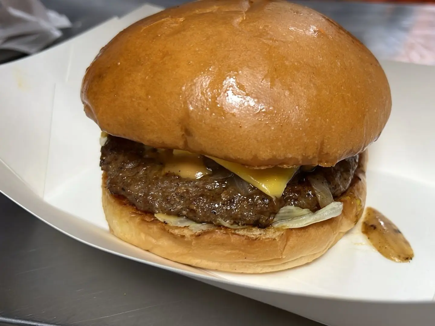 برجر لحم تام الخاص