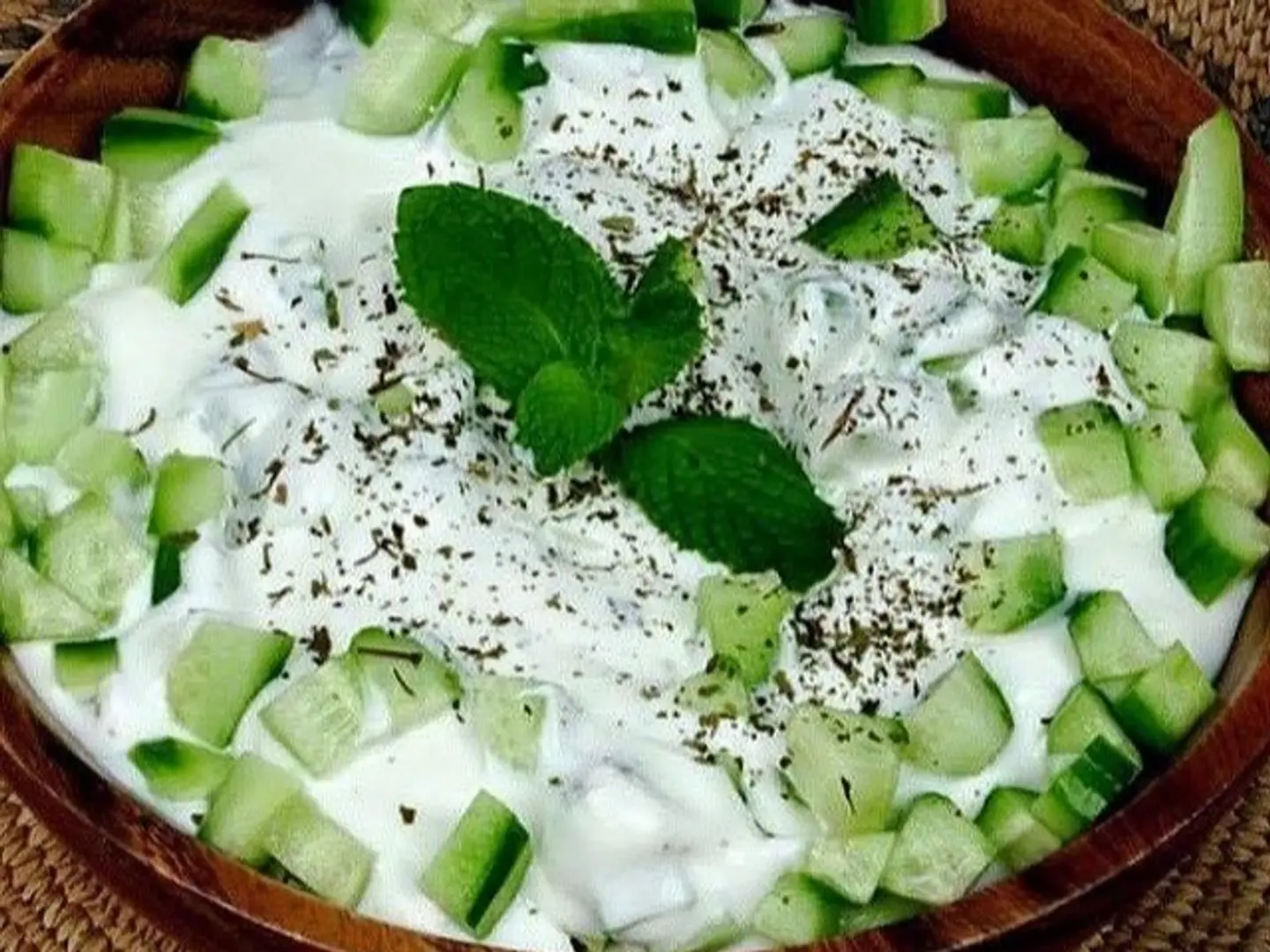 سلطة لبن خيار