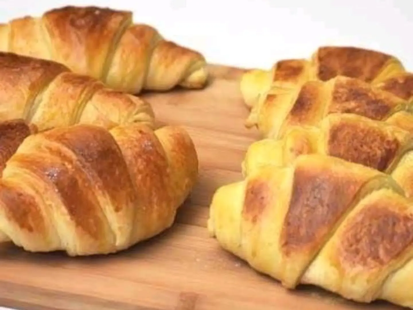 كروسان جبنه شيدر ٥ حبه