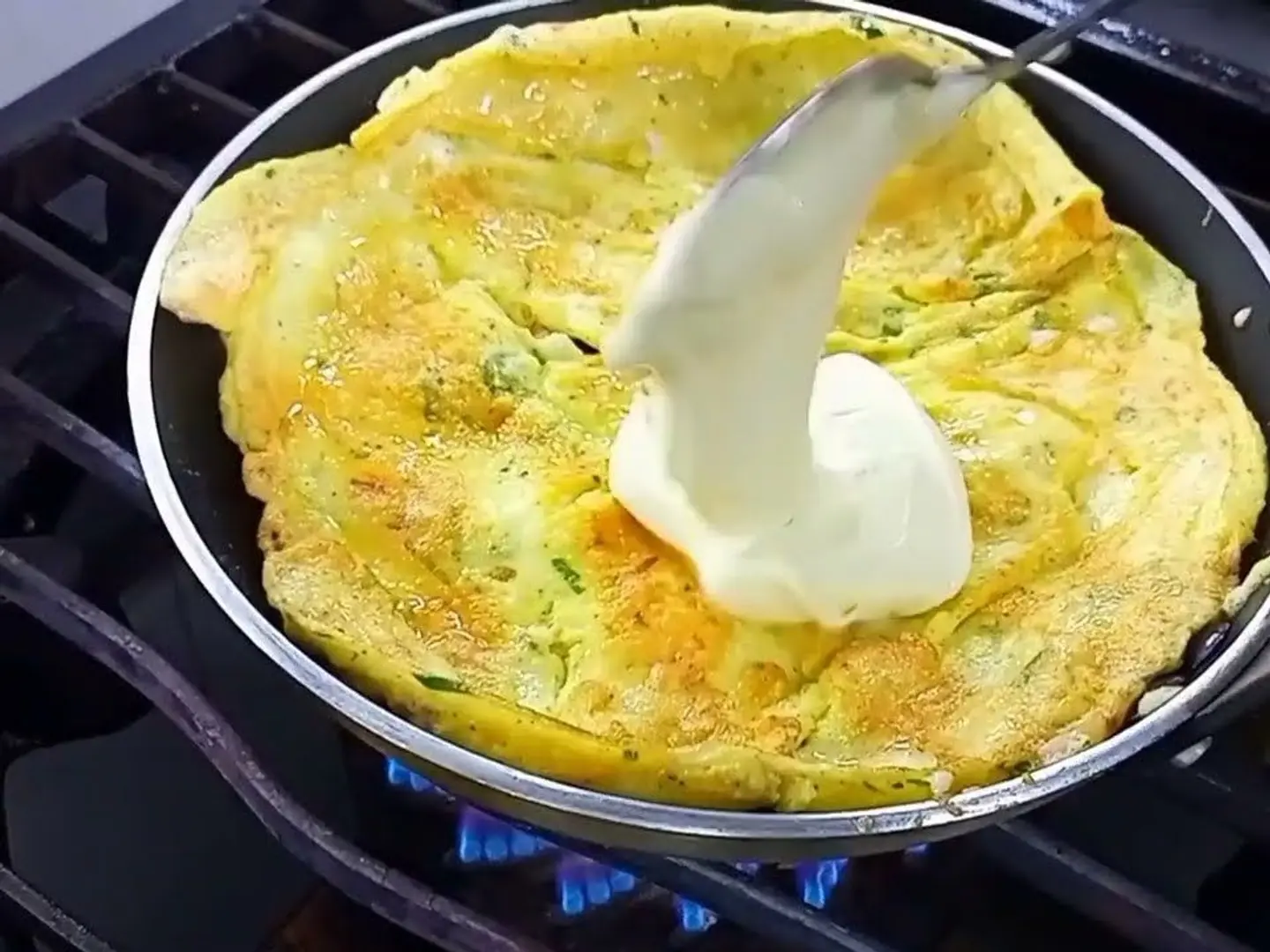 بيض مقلي مع الجبن