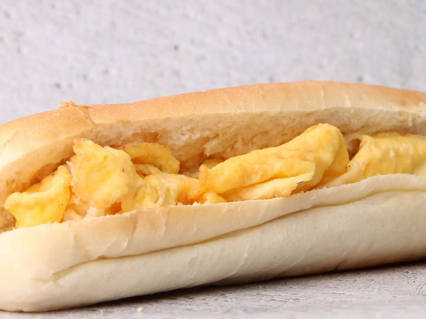 ساندويتش بيض مقلي