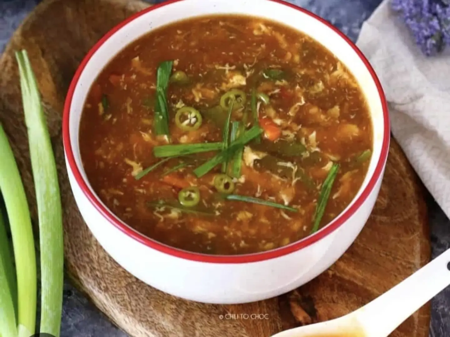 شوربة دجاج حامضة وحارة