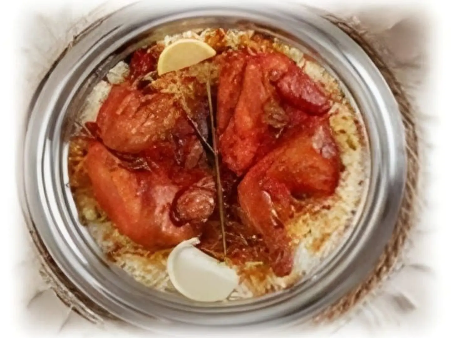 نصف حبة دجاج مندي مع الأرز